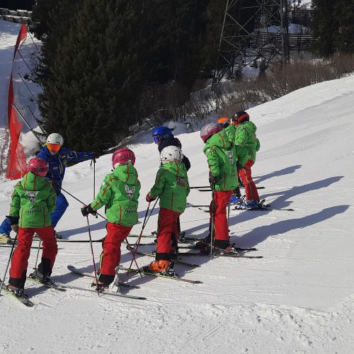Kinder beim Schitag 2025