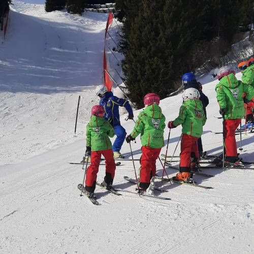 Kinder beim Schitag 2025