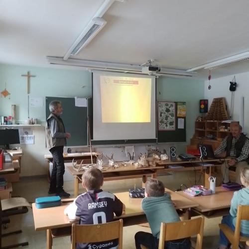 Jäger in der Schule