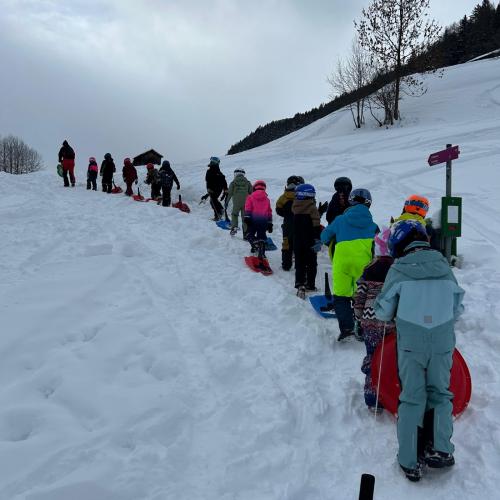 Spiel und Spaß im Schnee