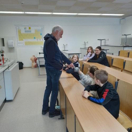 Beim Tag der offenen Tür an der MS St. Anton