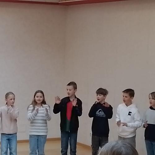 Beim Tag der offenen Tür an der MS St. Anton