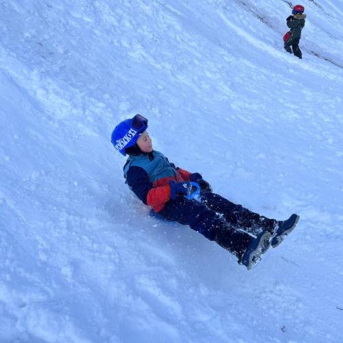 Spiel und Spaß im Schnee