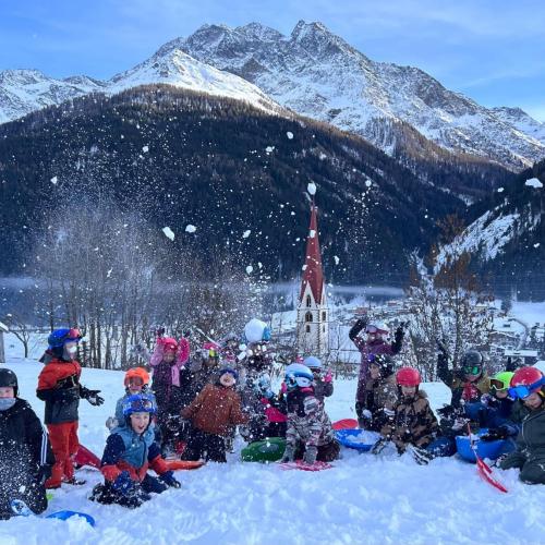 Spiel und Spaß im Schnee