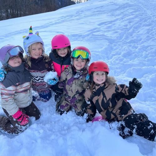 Spiel und Spaß im Schnee