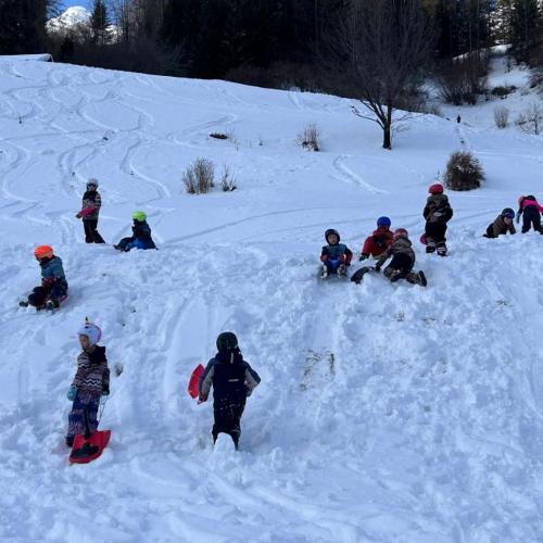 Spiel und Spaß im Schnee