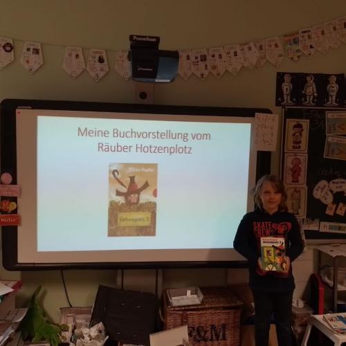 Kinder der 4. Schst. bei der Buchpräsentation