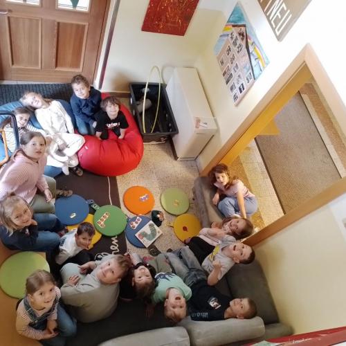 Kinder der 4. Schst. bei der Buchpräsentation